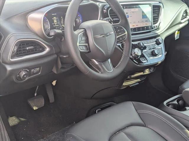 2025 Chrysler Pacifica PACIFICA SELECT AWD