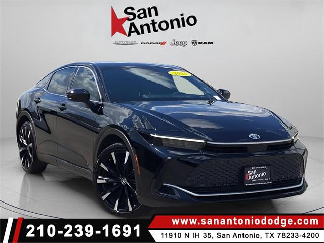 2025 Toyota Crown Platinum 2025 Toyota Crown Platinum