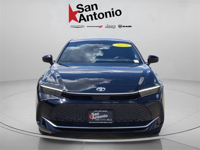 2025 Toyota Crown Platinum 2025 Toyota Crown Platinum