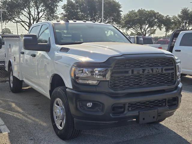 2023 RAM 3500 Tradesman Crew Cab 4x4 8 Box