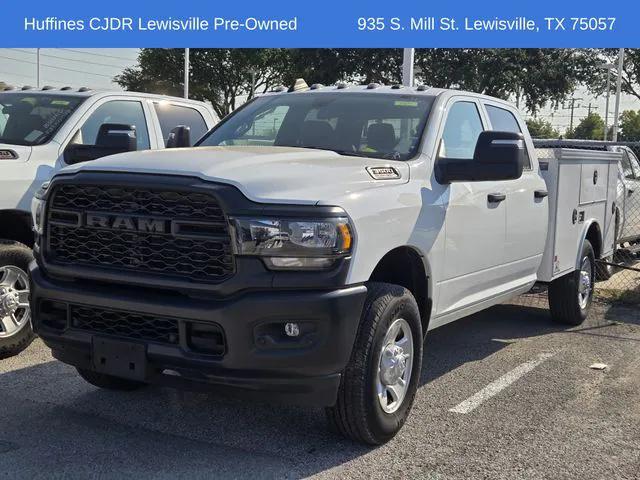 2023 RAM 3500 Tradesman Crew Cab 4x4 8 Box