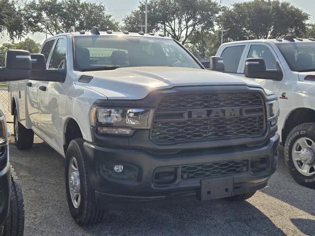 2023 RAM 3500 Tradesman Crew Cab 4x4 8 Box