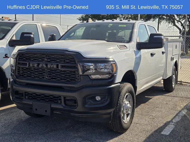 2023 RAM 3500 Tradesman Crew Cab 4x4 8 Box