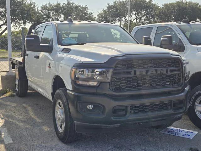 2023 RAM 3500 Tradesman Crew Cab 4x4 8 Box