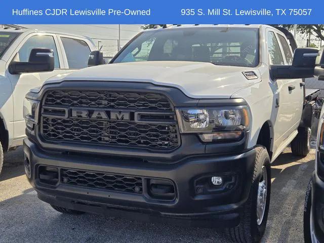 2023 RAM 3500 Tradesman Crew Cab 4x4 8 Box