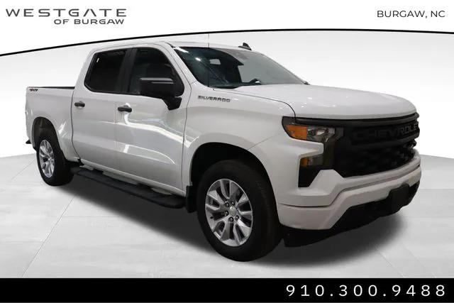 2023 Chevrolet Silverado 1500 4WD Crew Cab Short Bed Custom