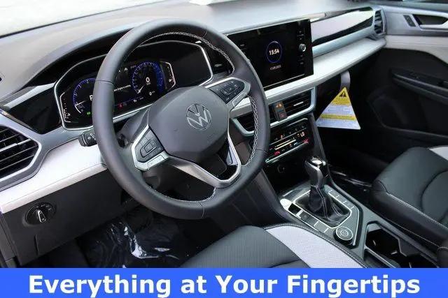 2025 Volkswagen Taos 1.5T SEL