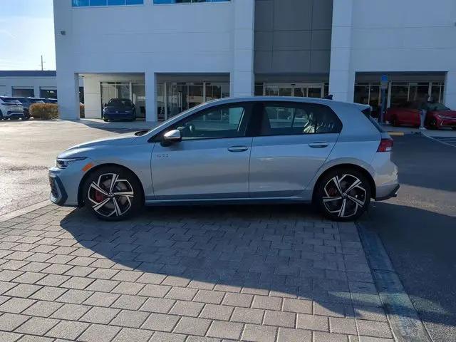 2026 Volkswagen Golf GTI SE
