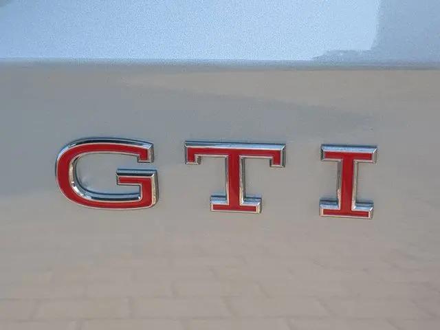2026 Volkswagen Golf GTI SE