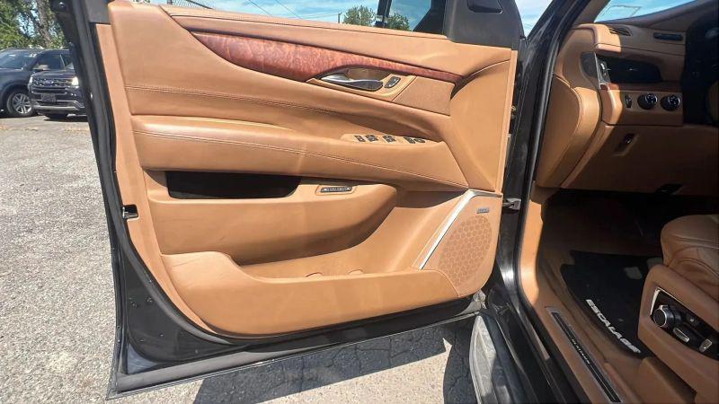 2016 Cadillac Escalade Platinum