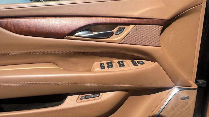 2016 Cadillac Escalade Platinum
