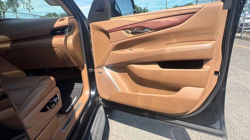 2016 Cadillac Escalade Platinum