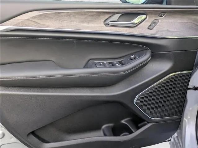 2025 Jeep Grand Cherokee L Overland 4x4