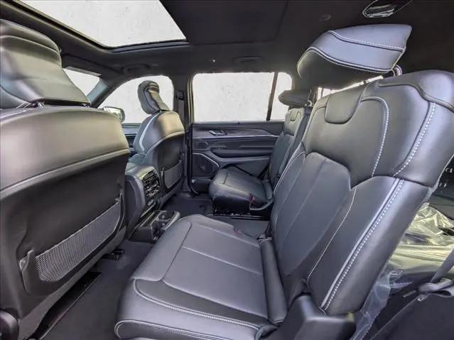 2025 Jeep Grand Cherokee L Overland 4x4