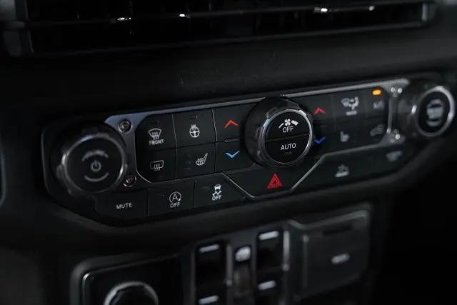 2025 Jeep Wrangler 4-Door Summit 4x4
