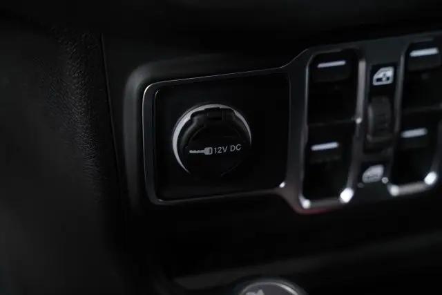 2025 Jeep Wrangler 4-Door Summit 4x4