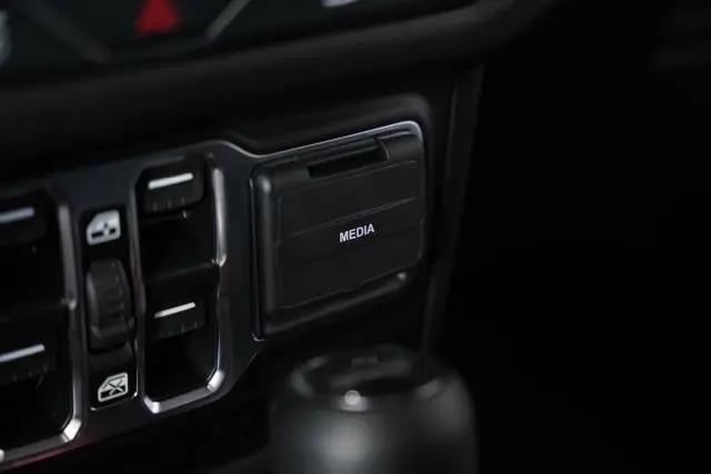 2025 Jeep Wrangler 4-Door Summit 4x4