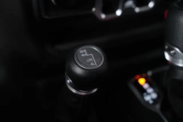 2025 Jeep Wrangler 4-Door Summit 4x4