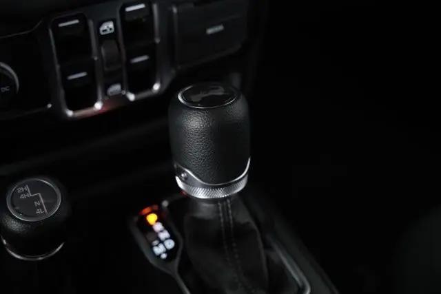 2025 Jeep Wrangler 4-Door Summit 4x4