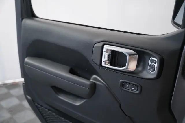 2025 Jeep Wrangler 4-Door Summit 4x4