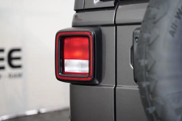 2025 Jeep Wrangler 4-Door Summit 4x4