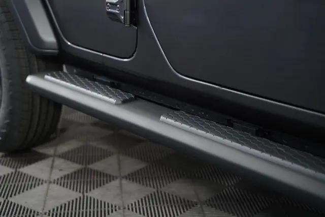 2025 Jeep Wrangler 4-Door Summit 4x4