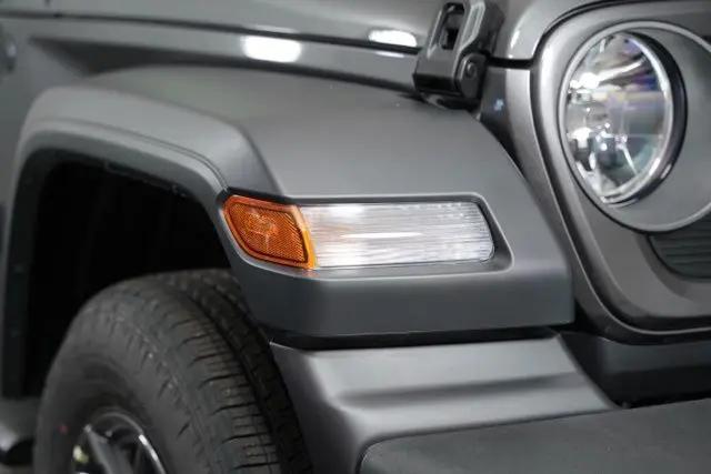 2025 Jeep Wrangler 4-Door Summit 4x4