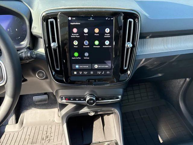 2026 Volvo XC40 Plus, B5 AWD Gas mild hybrid, Dark