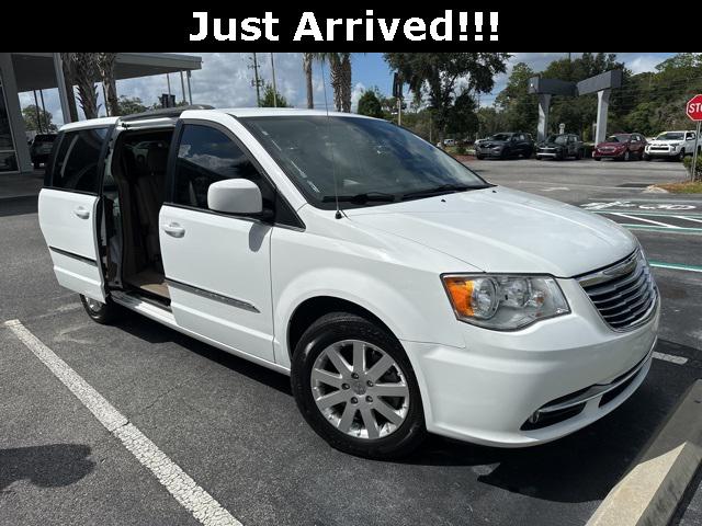 2016 Chrysler Town and Country Touring