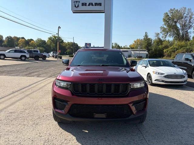 2023 Jeep Grand Cherokee Altitude 4x4 2023 Jeep Grand Cherokee Altitude 4x4