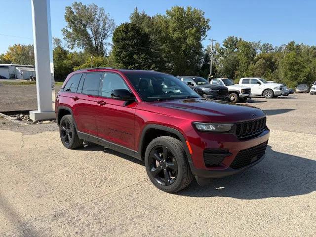 2023 Jeep Grand Cherokee Altitude 4x4 2023 Jeep Grand Cherokee Altitude 4x4