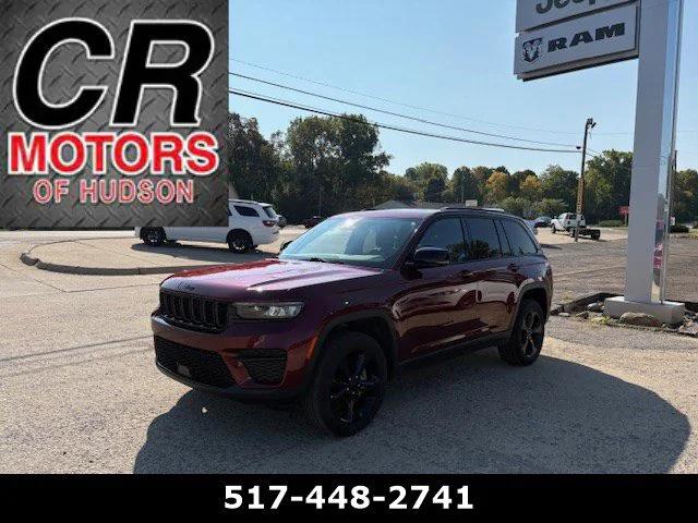 2023 Jeep Grand Cherokee Altitude 4x4 2023 Jeep Grand Cherokee Altitude 4x4