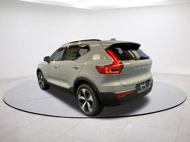 2026 Volvo XC40 B5 Core