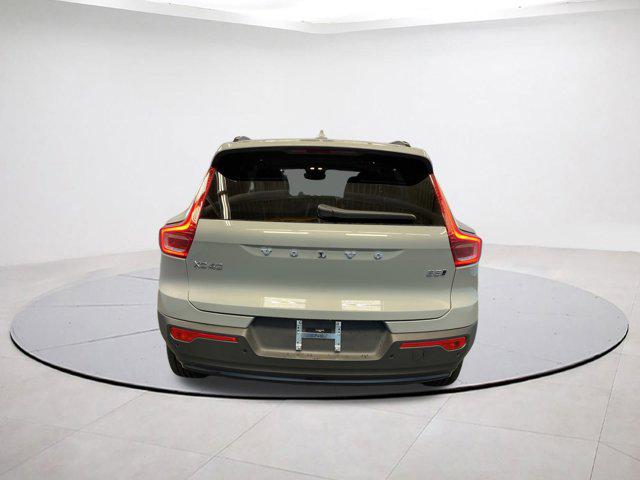 2026 Volvo XC40 B5 Core