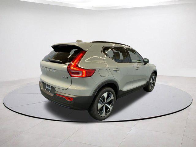 2026 Volvo XC40 B5 Core