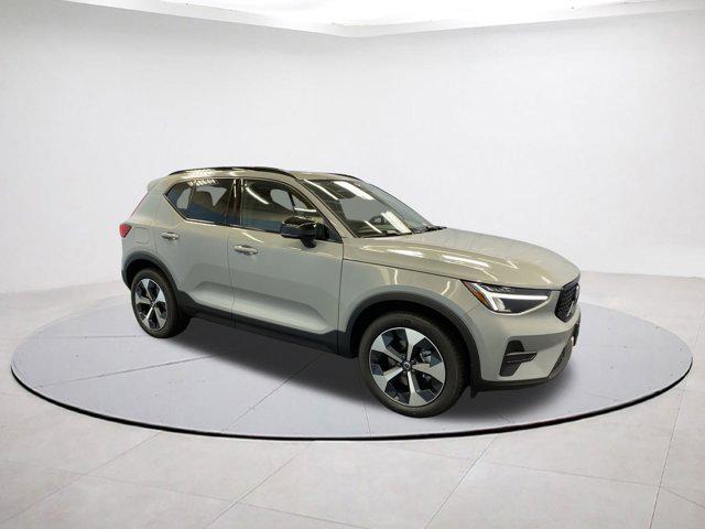 2026 Volvo XC40 B5 Core