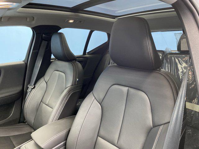 2026 Volvo XC40 B5 Core