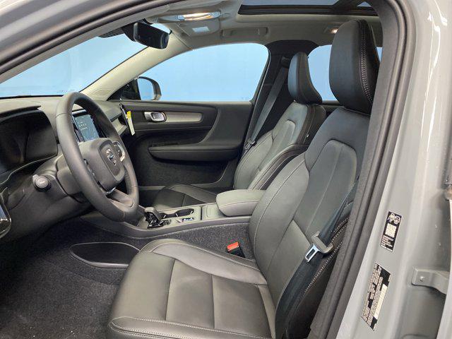 2026 Volvo XC40 B5 Core