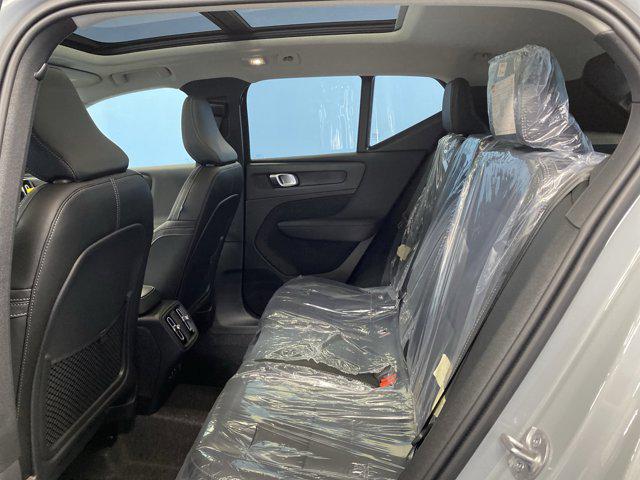 2026 Volvo XC40 B5 Core