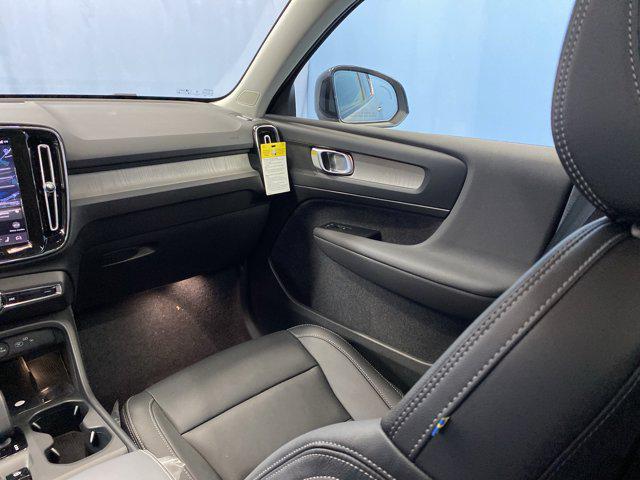 2026 Volvo XC40 B5 Core