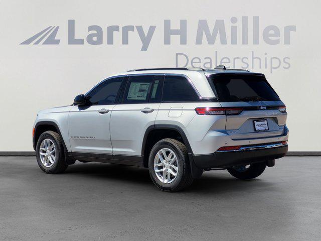 2025 Jeep Grand Cherokee Laredo X 4x4