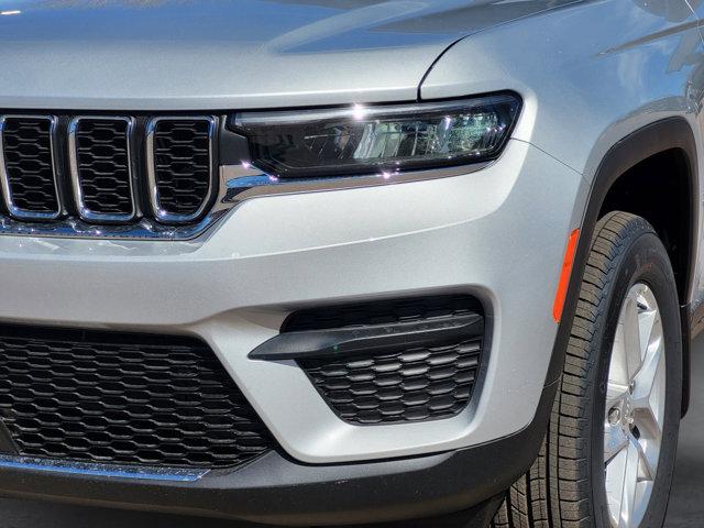 2025 Jeep Grand Cherokee Laredo X 4x4