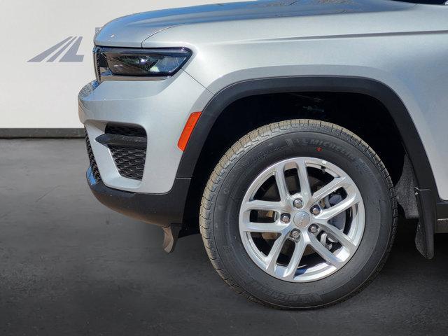 2025 Jeep Grand Cherokee Laredo X 4x4