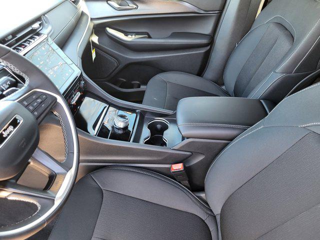 2025 Jeep Grand Cherokee Laredo X 4x4