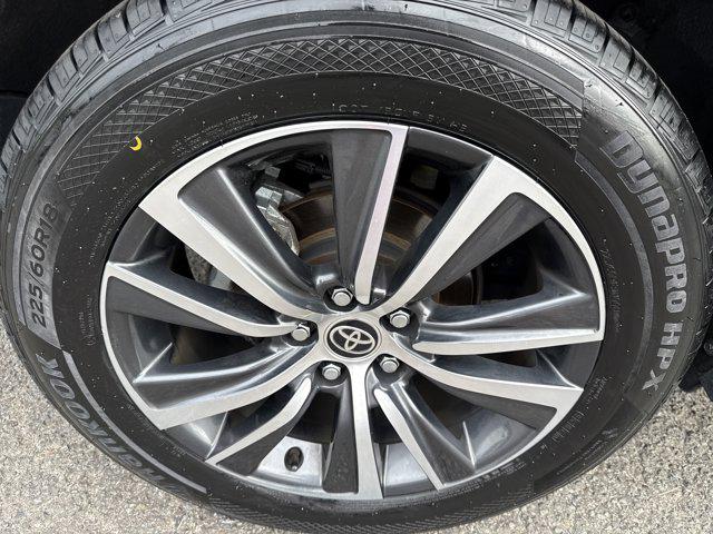 2023 Toyota Venza LE