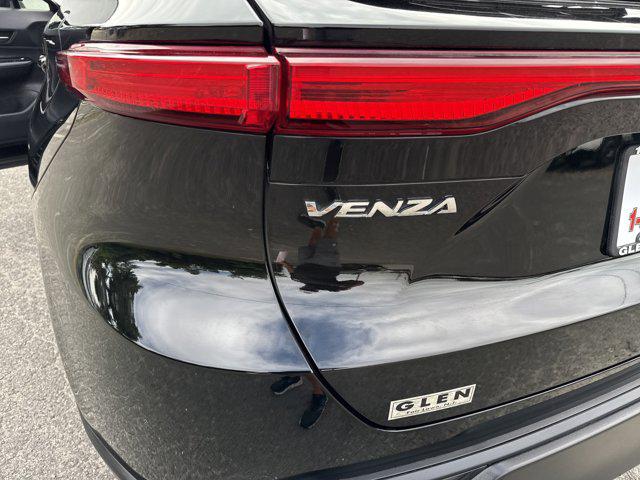 2023 Toyota Venza LE