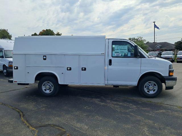 2025 Chevrolet Express Cutaway Work Van