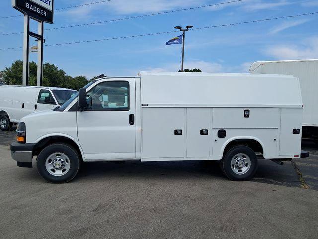 2025 Chevrolet Express Cutaway Work Van