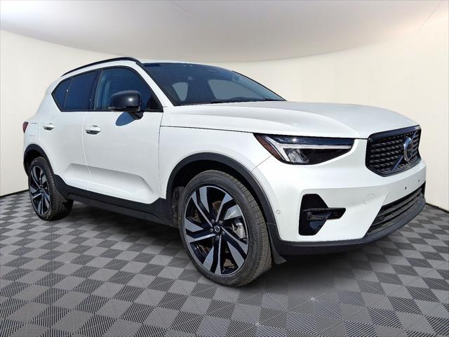 2023 Volvo XC40 B5 Plus Dark Theme for sale in EASTON, PA