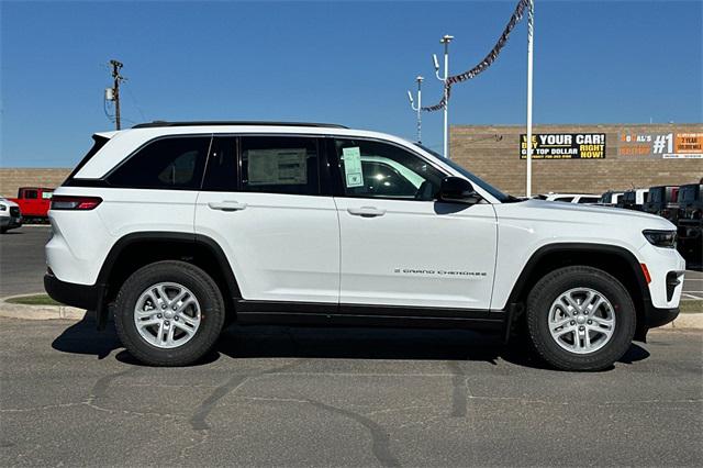 2025 Jeep Grand Cherokee GRAND CHEROKEE LAREDO 4X2